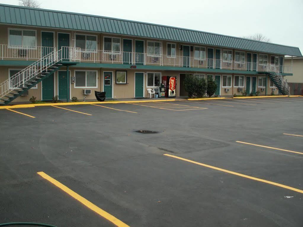 יוג'ין Executive Motel מראה חיצוני תמונה